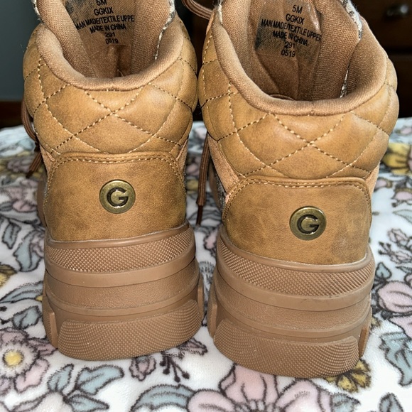 Guess Hiking 🥾 Boots - Picture 7 of 7